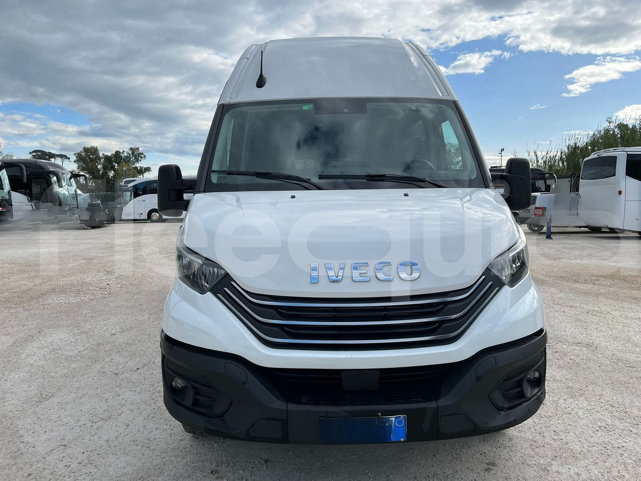 Iveco Daily - صغيرة, ميكروباص: صور 1 Iveco Daily - صغيرة, ميكروباص: صور 1