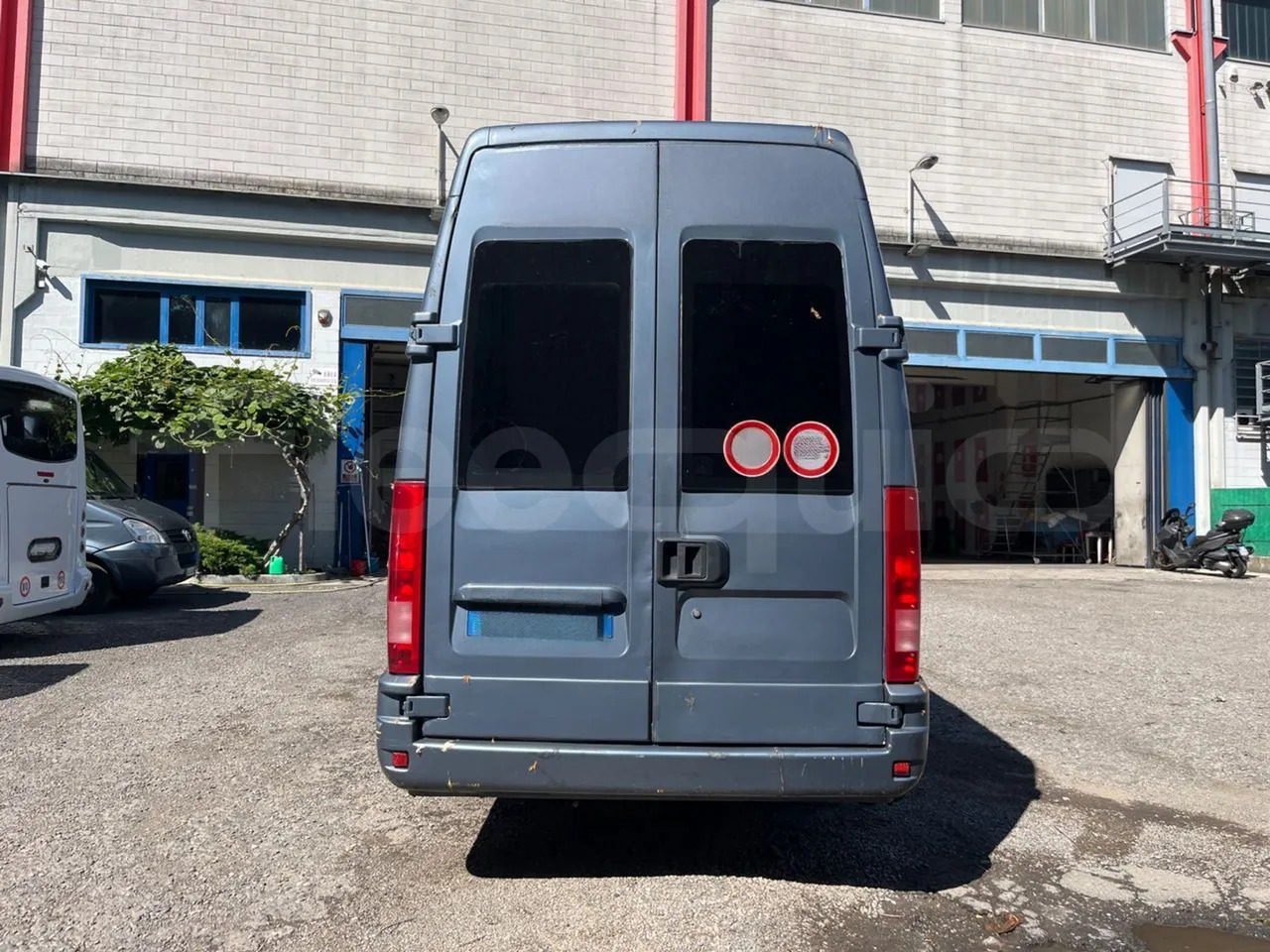 Iveco Daily - باص النقل بين المدن: صور 5 Iveco Daily - باص النقل بين المدن: صور 5