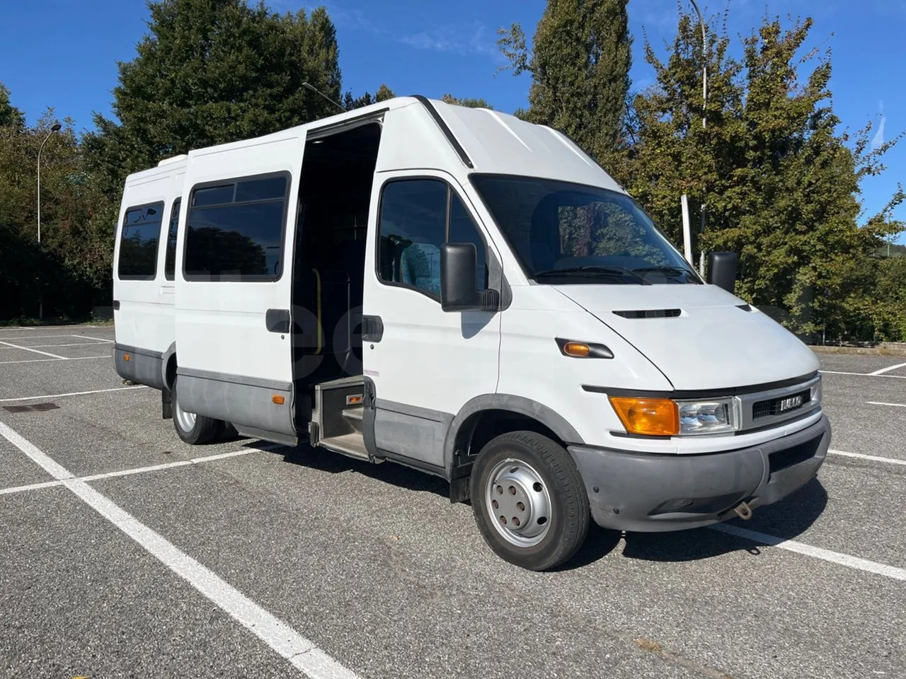 باص النقل بين المدن Iveco Daily: صور 10