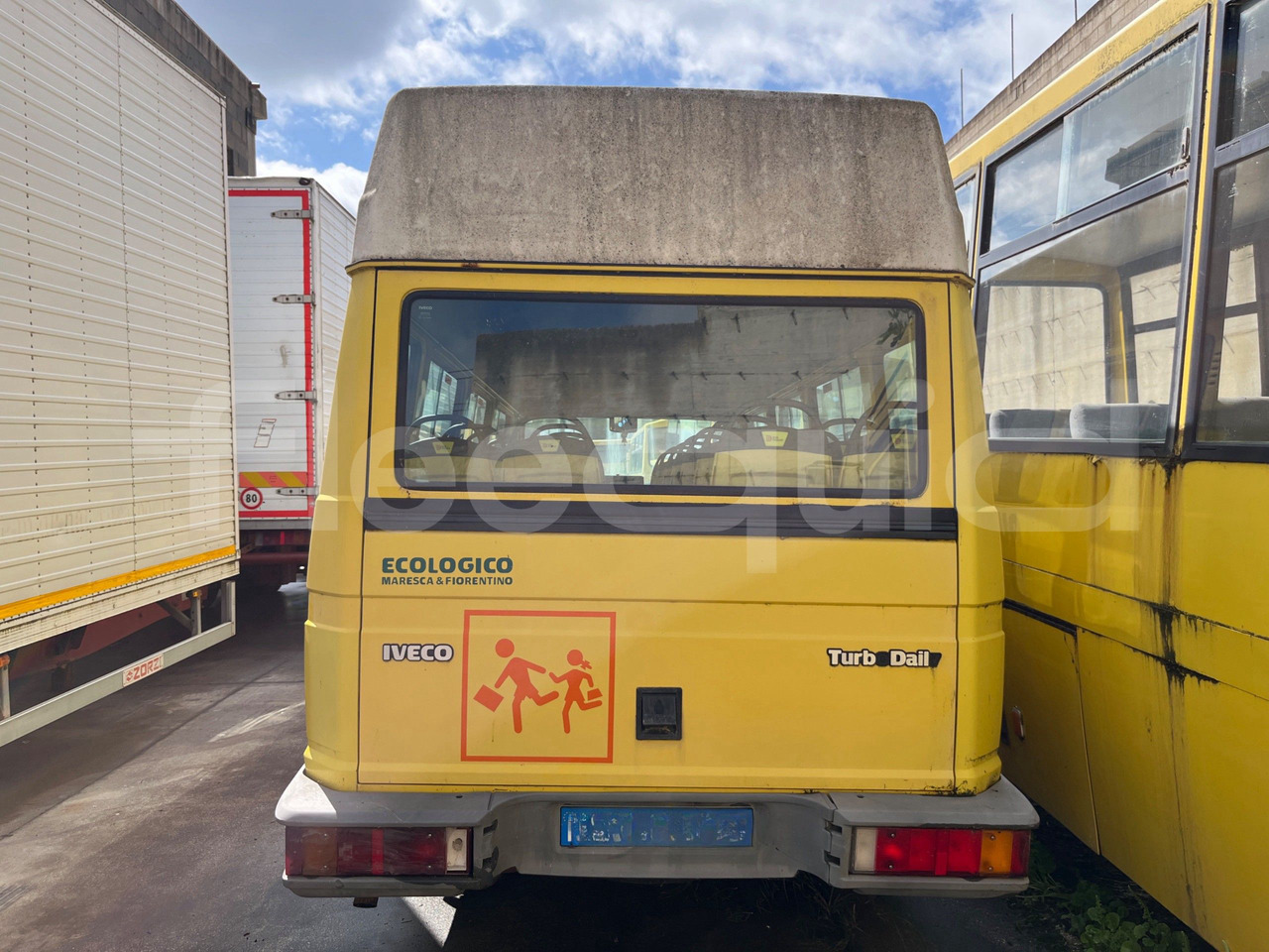 Iveco Turbo Daily - حافلة مدرسية: صور 4 Iveco Turbo Daily - حافلة مدرسية: صور 4