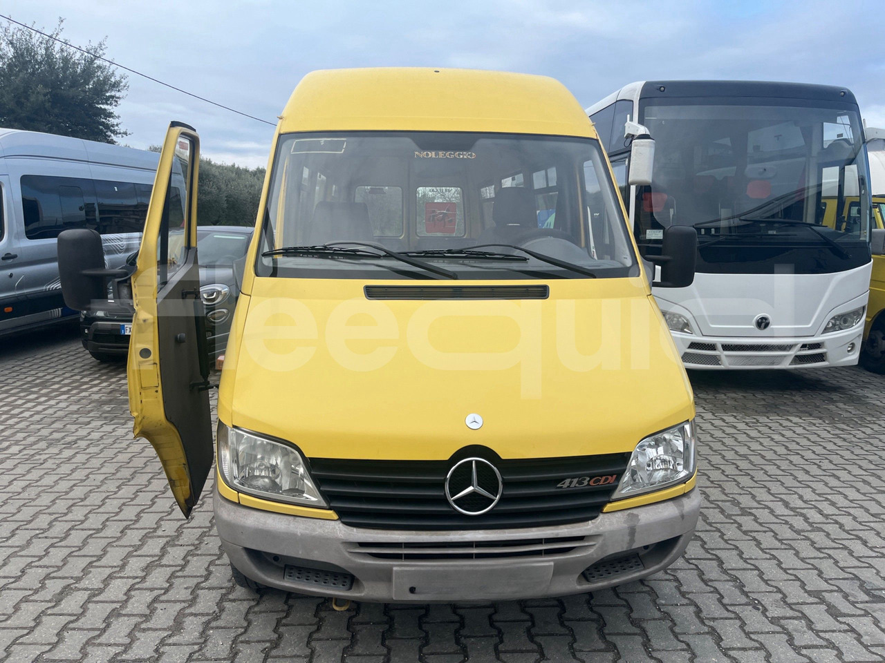 Mercedes-Benz Sprinter - حافلة مدرسية: صور 2 Mercedes-Benz Sprinter - حافلة مدرسية: صور 2