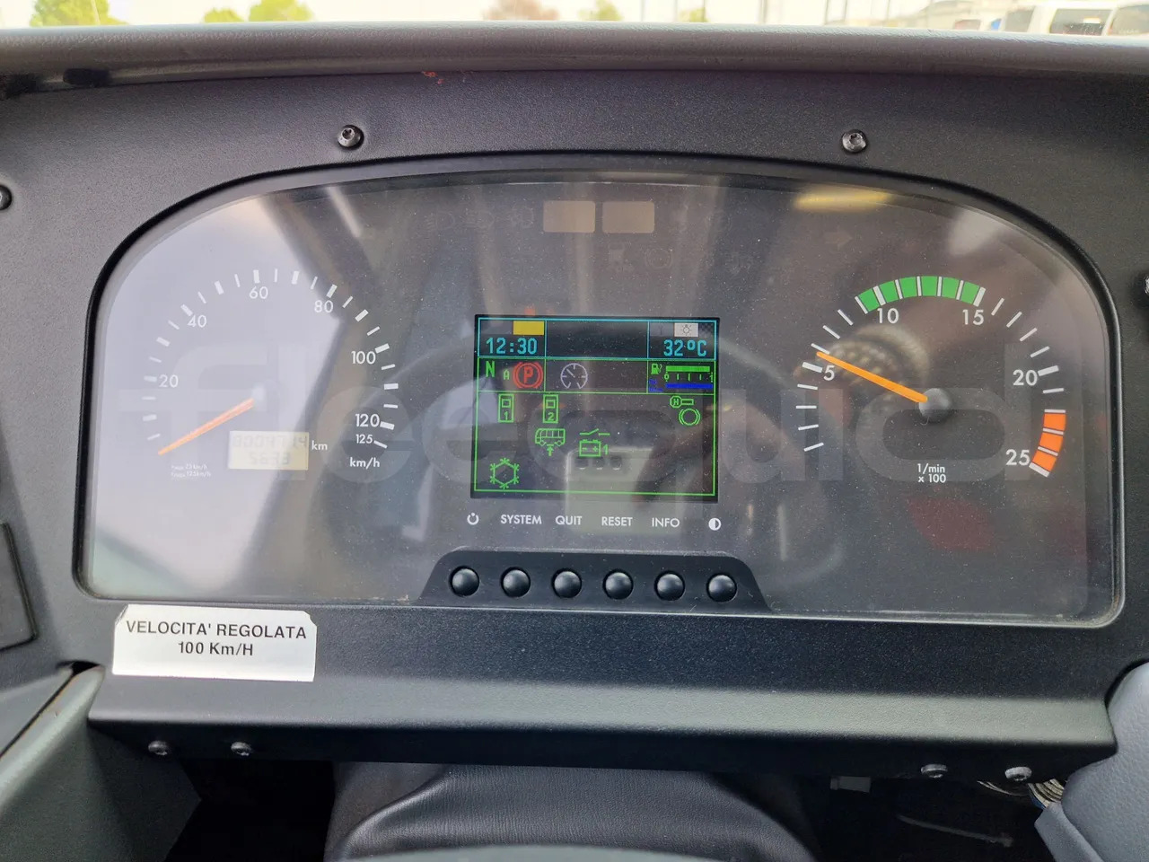 Mercedes-Benz Tourismo - سياحية حافلة: صور 3 Mercedes-Benz Tourismo - سياحية حافلة: صور 3