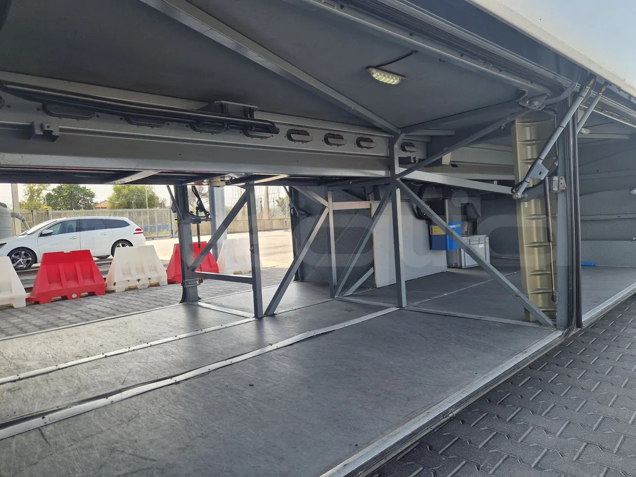 سياحية حافلة Mercedes-Benz Tourismo: صور 8