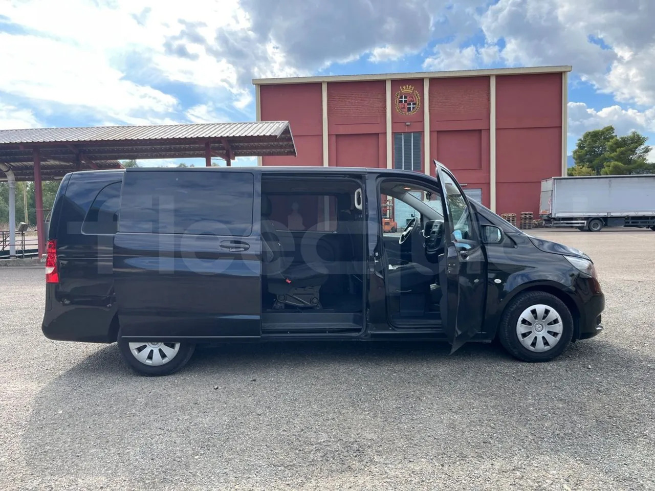 باص النقل بين المدن Mercedes-Benz Vito Tourer: صور 13