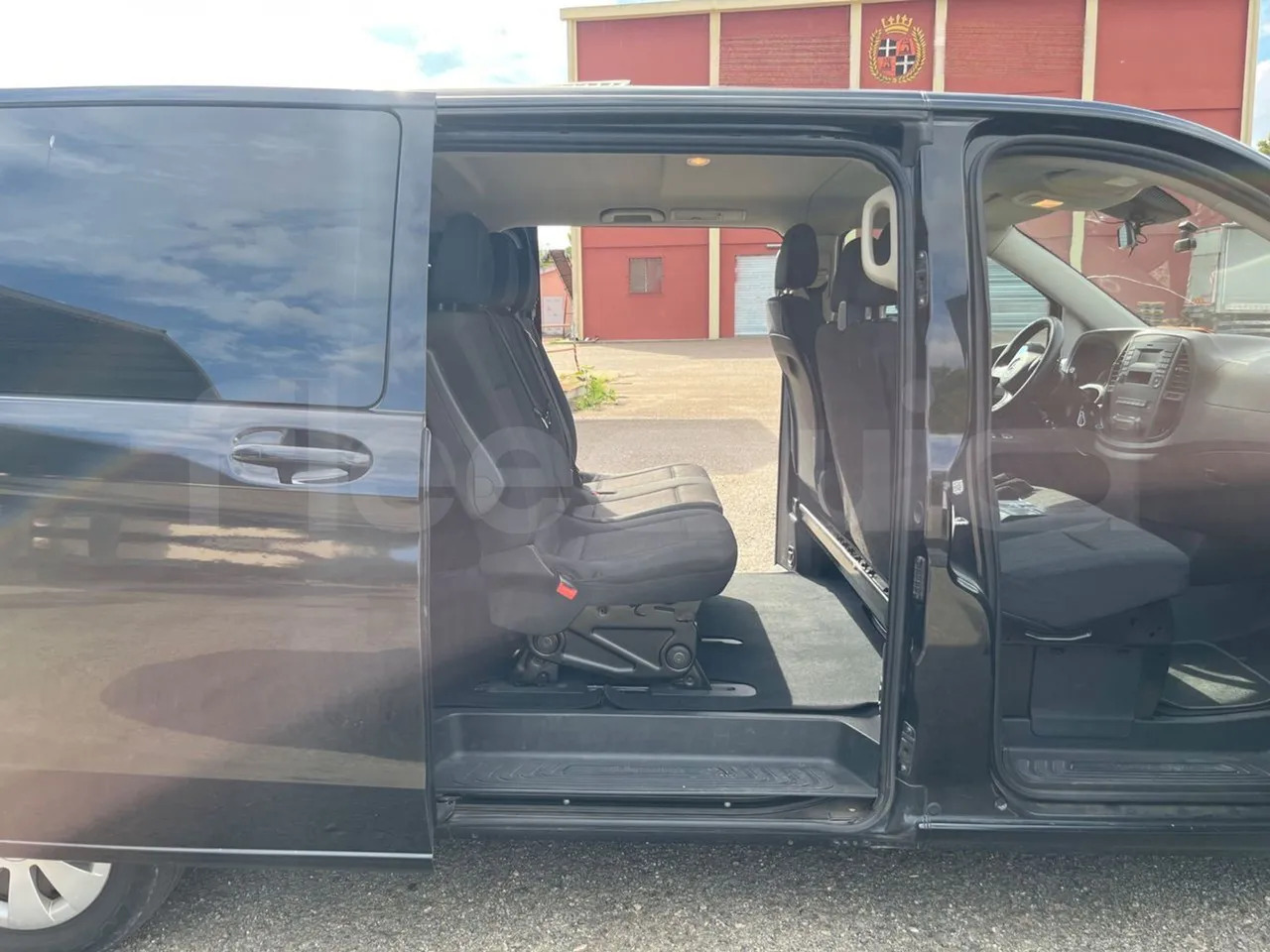 باص النقل بين المدن Mercedes-Benz Vito Tourer: صور 15