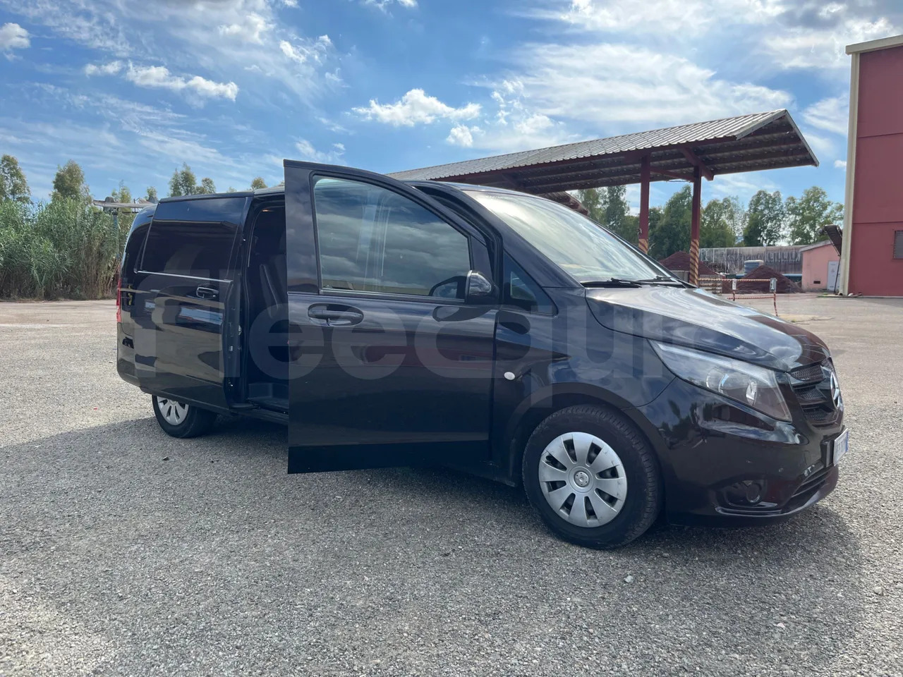 باص النقل بين المدن Mercedes-Benz Vito Tourer: صور 11