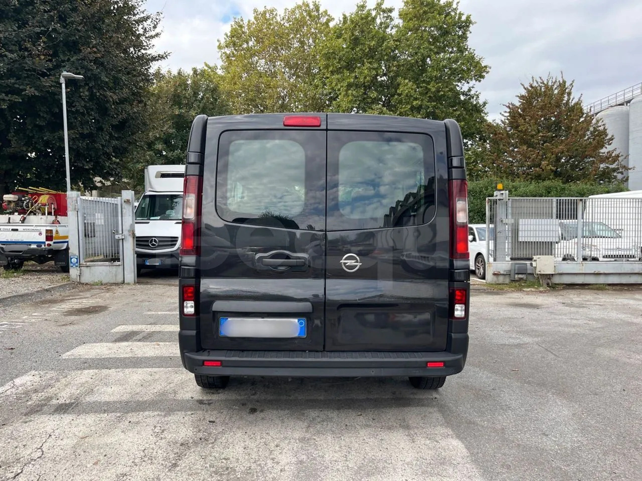 Opel Vivaro - B - باص النقل بين المدن: صور 5 Opel Vivaro - B - باص النقل بين المدن: صور 5
