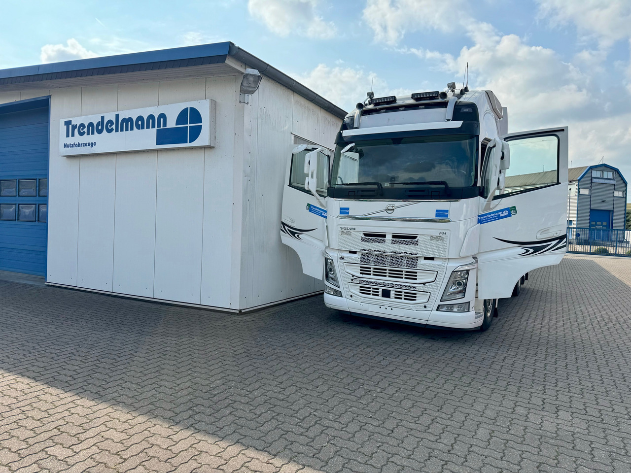 VOLVO Fh-13-540 6x4R - شاحنة ذات الخطاف: صور 5 VOLVO Fh-13-540 6x4R - شاحنة ذات الخطاف: صور 5