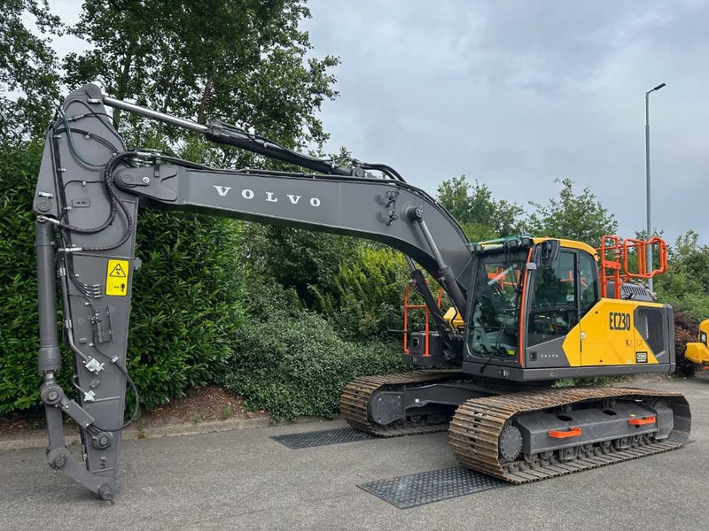 Volvo EC 220 EL - حفارات زحافة: صور 3 Volvo EC 220 EL - حفارات زحافة: صور 3