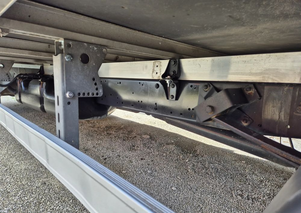 Iveco 35C15 3.0 - الشاحنات الصغيرة المسطحة: صور 4 Iveco 35C15 3.0 - الشاحنات الصغيرة المسطحة: صور 4