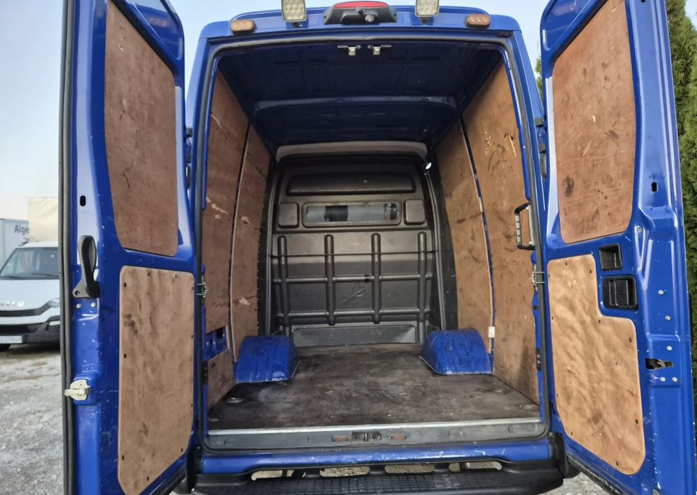 Iveco 35C17/ 3.0 170KM/ - الشاحنات الصغيرة كابينة مزدوجة: صور 5 Iveco 35C17/ 3.0 170KM/ - الشاحنات الصغيرة كابينة مزدوجة: صور 5