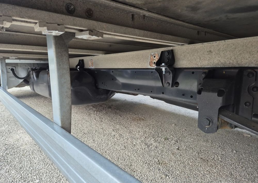 Iveco 35s14 140KM - الشاحنات الصغيرة ستائر: صور 5 Iveco 35s14 140KM - الشاحنات الصغيرة ستائر: صور 5