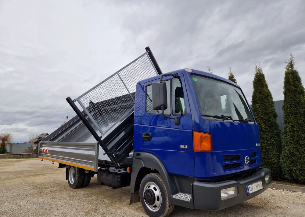 Nissan Atleon 3.0 - قلاب صغير: صور 3 Nissan Atleon 3.0 - قلاب صغير: صور 3