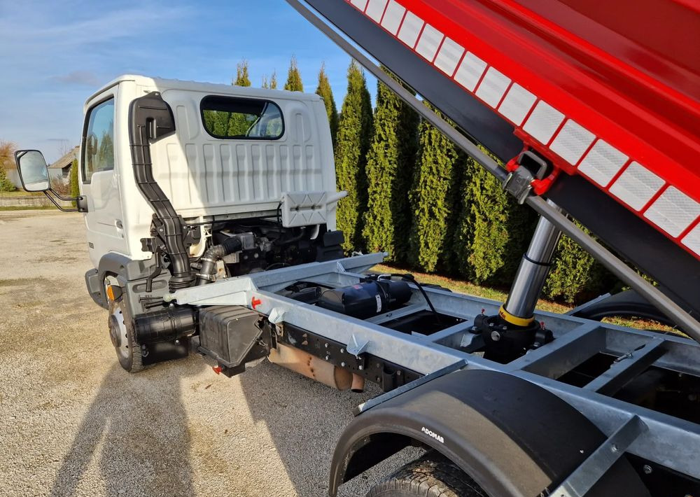 Nissan Cabstar 3.0 - قلاب صغير: صور 5 Nissan Cabstar 3.0 - قلاب صغير: صور 5