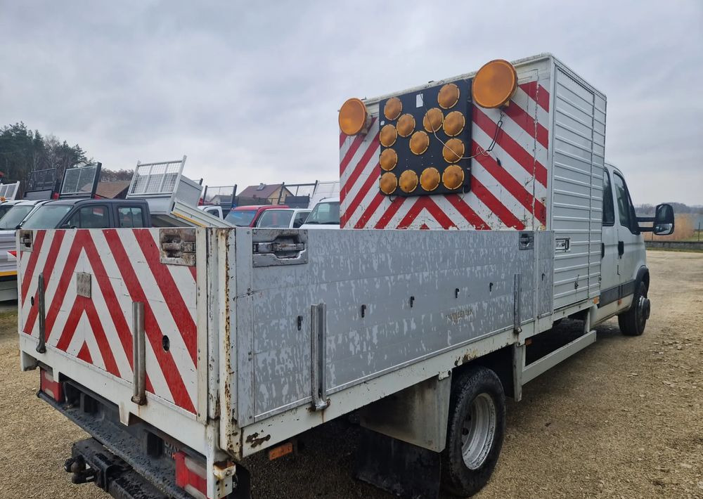 Skrzynia ładunkowa Sygnalizacja świetlna koguty Roboty drogowe, stan idealny! - جسم الشاحنة المسطحة: صور 2 Skrzynia ładunkowa Sygnalizacja świetlna koguty Roboty drogowe, stan idealny! - جسم الشاحنة المسطحة: صور 2