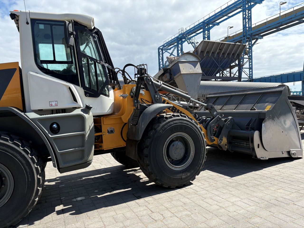 LIEBHERR L538 - اللودر بعجل: صور 2 LIEBHERR L538 - اللودر بعجل: صور 2