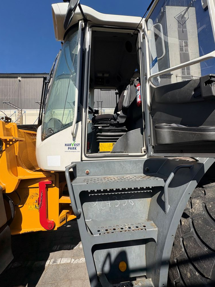 اللودر بعجل Liebherr L538: صور 25