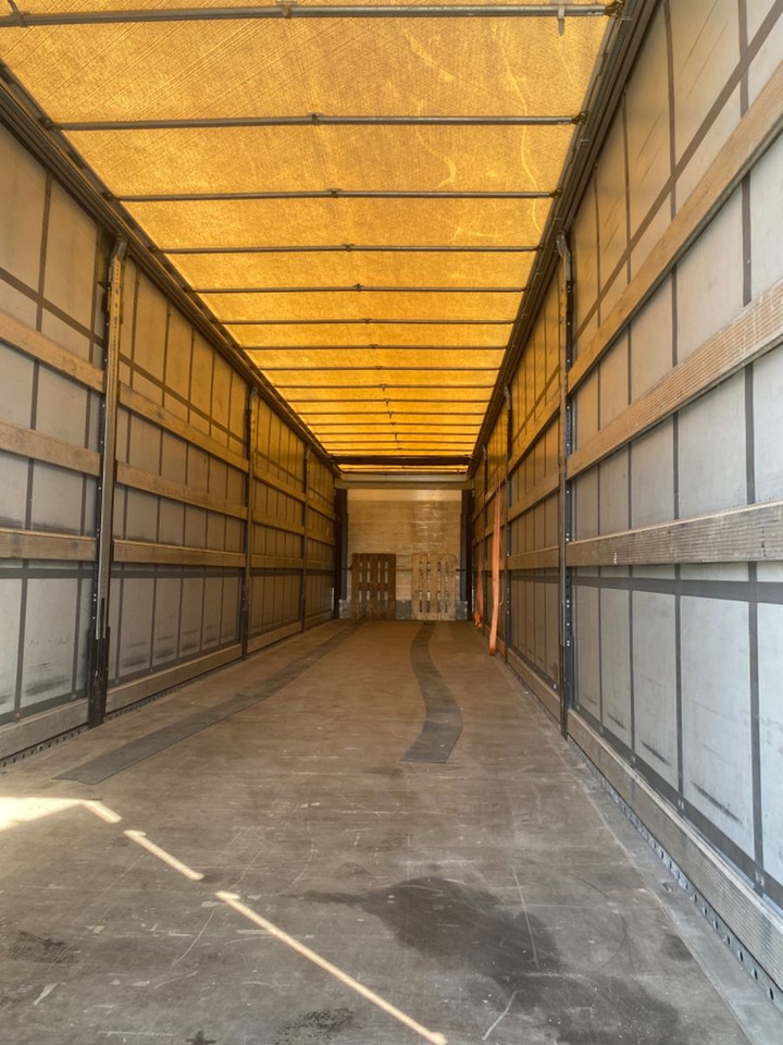 Schmitz Cargobull SCS 24/ Tautliner/Liftachse/Alufelgen/Pal.Kasten - الخيمة نصف مقطورة: صور 4 Schmitz Cargobull SCS 24/ Tautliner/Liftachse/Alufelgen/Pal.Kasten - الخيمة نصف مقطورة: صور 4