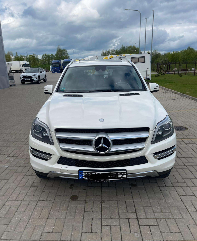 Mercedes-Benz GL350 - سيارة دفع رباعي: صور 1 Mercedes-Benz GL350 - سيارة دفع رباعي: صور 1