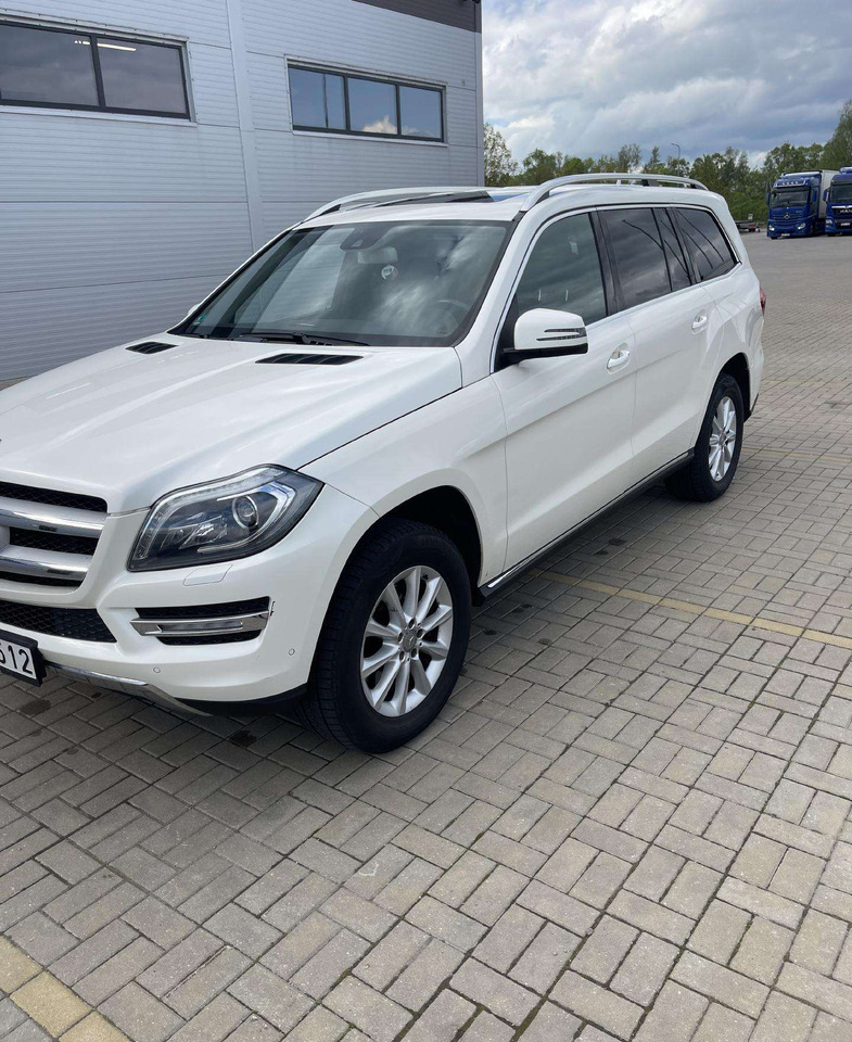 Mercedes-Benz GL350 - سيارة دفع رباعي: صور 3 Mercedes-Benz GL350 - سيارة دفع رباعي: صور 3