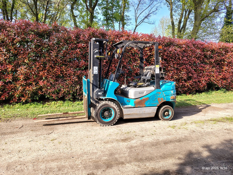 Feeler 2500 - رافعة شوكية تعمل بالغاز: صور 3 Feeler 2500 - رافعة شوكية تعمل بالغاز: صور 3