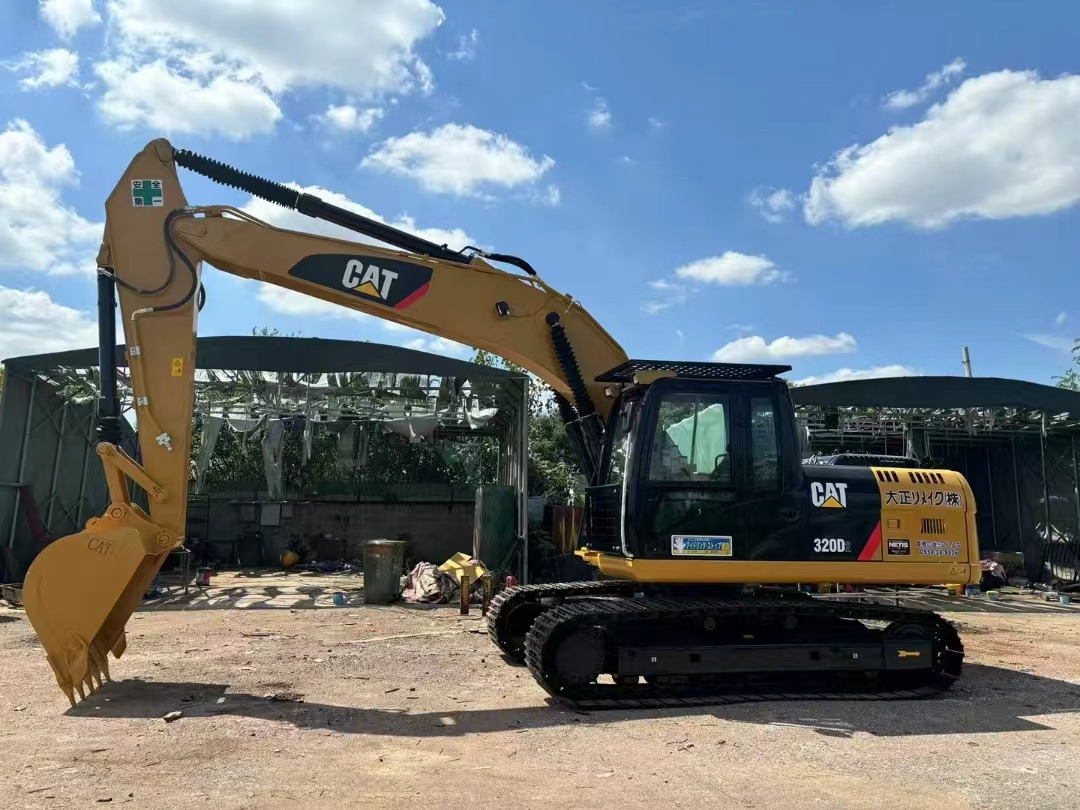 CATERPILLAR 320D2 low hour good condition excavator promotion - حفارات زحافة: صور 2 CATERPILLAR 320D2 low hour good condition excavator promotion - حفارات زحافة: صور 2