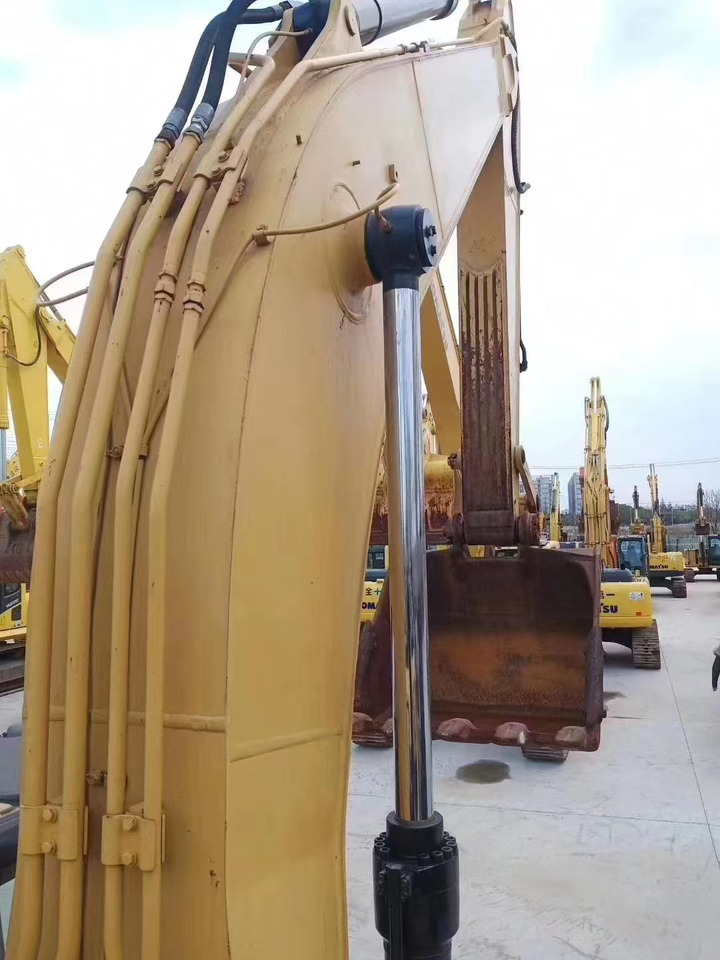 CATERPILLAR 325C used excavator low price for sale caterpillar - حفارات زحافة: صور 5 CATERPILLAR 325C used excavator low price for sale caterpillar - حفارات زحافة: صور 5