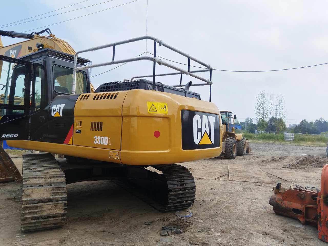 CATERPILLAR 330DL good condition 2024 30 ton excavator for sale - حفارات زحافة: صور 4 CATERPILLAR 330DL good condition 2024 30 ton excavator for sale - حفارات زحافة: صور 4