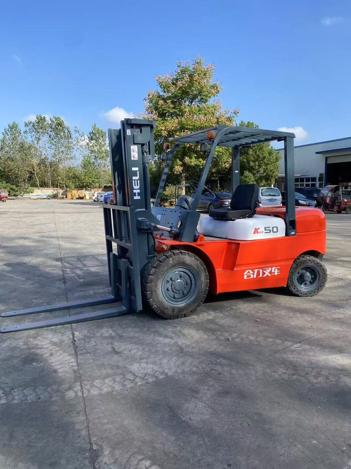 HELI k50 used diesel forklift Customizable mast clamps - رافعة شوكية ديزل: صور 1 HELI k50 used diesel forklift Customizable mast clamps - رافعة شوكية ديزل: صور 1