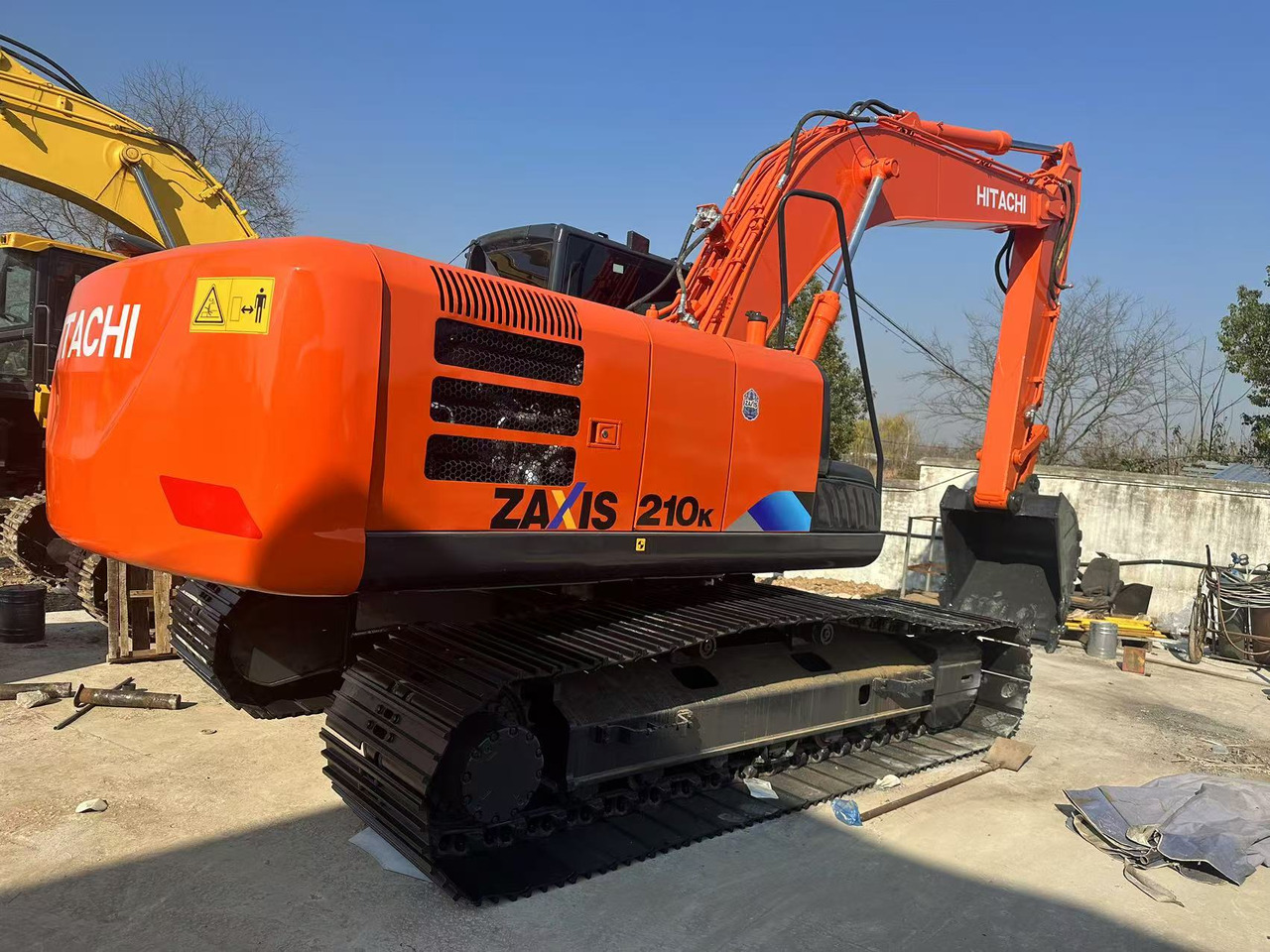 HITACHI ZX210K crawler excavators - حفارات زحافة: صور 2 HITACHI ZX210K crawler excavators - حفارات زحافة: صور 2