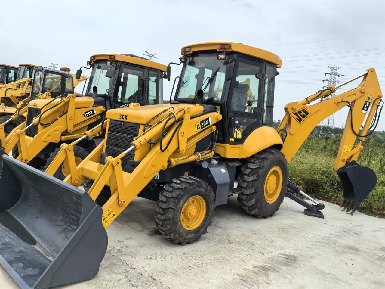 JCB 3CX backhoe loader TLB versatile machine multiple attachment options - حفار متعدد الاستخدام: صور 1 JCB 3CX backhoe loader TLB versatile machine multiple attachment options - حفار متعدد الاستخدام: صور 1