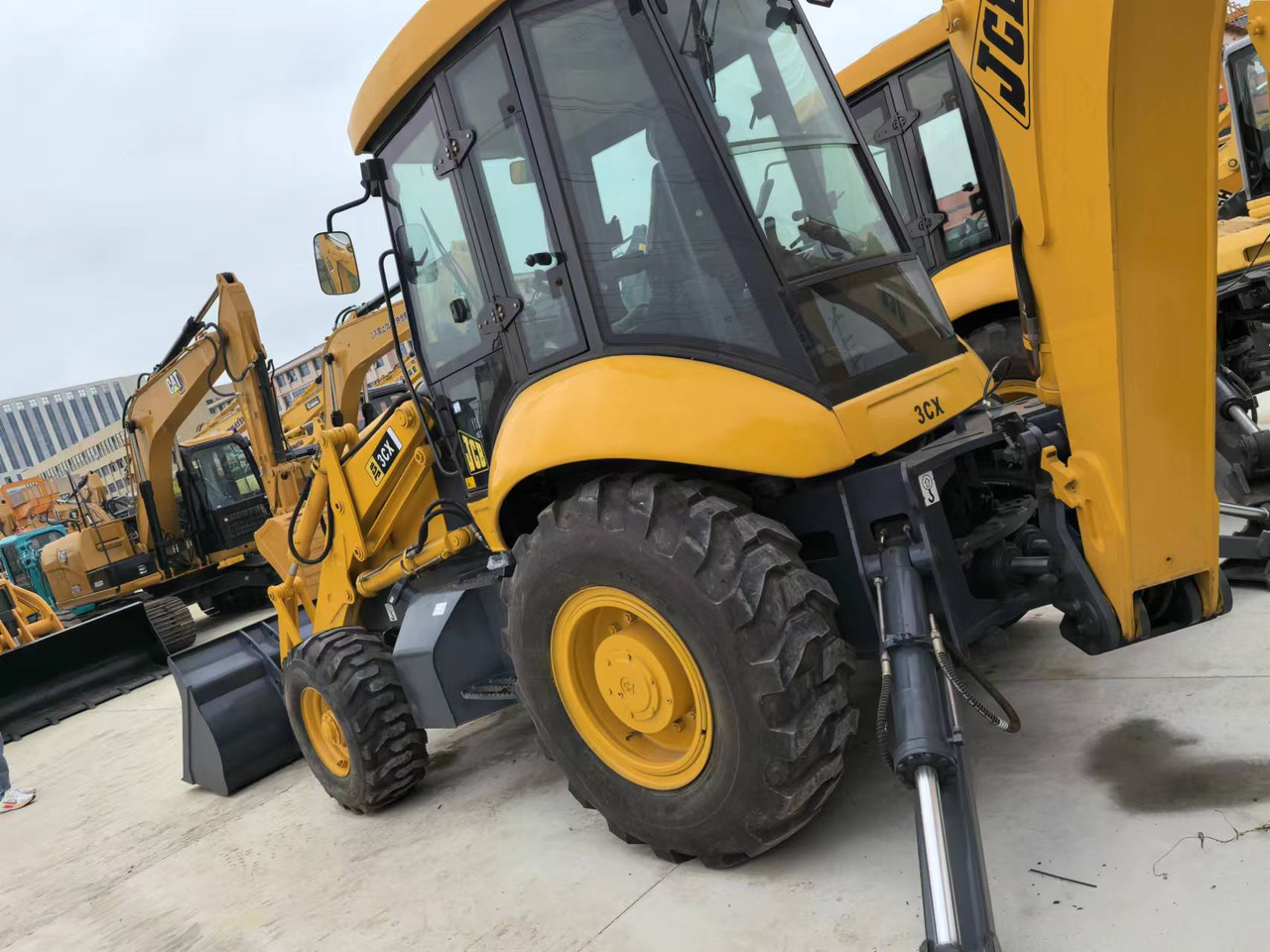 JCB 3CX backhoe loader TLB versatile machine multiple attachment options - حفار متعدد الاستخدام: صور 5 JCB 3CX backhoe loader TLB versatile machine multiple attachment options - حفار متعدد الاستخدام: صور 5