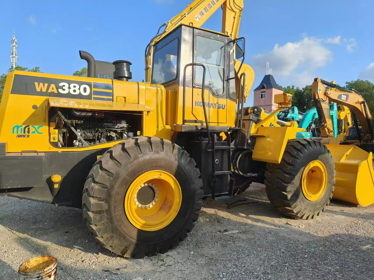 KOMATSU wa380 Low hours, direct supply from the source, lower prices - اللودر بعجل: صور 1 KOMATSU wa380 Low hours, direct supply from the source, lower prices - اللودر بعجل: صور 1