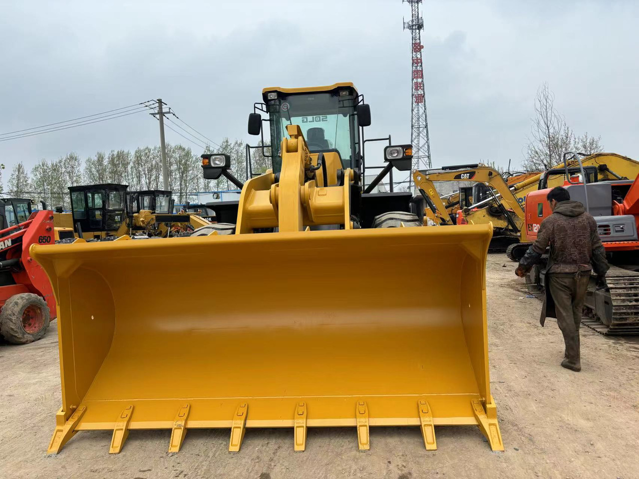 SDLG L956F china brand front loader 5 ton class - اللودر بعجل: صور 2 SDLG L956F china brand front loader 5 ton class - اللودر بعجل: صور 2