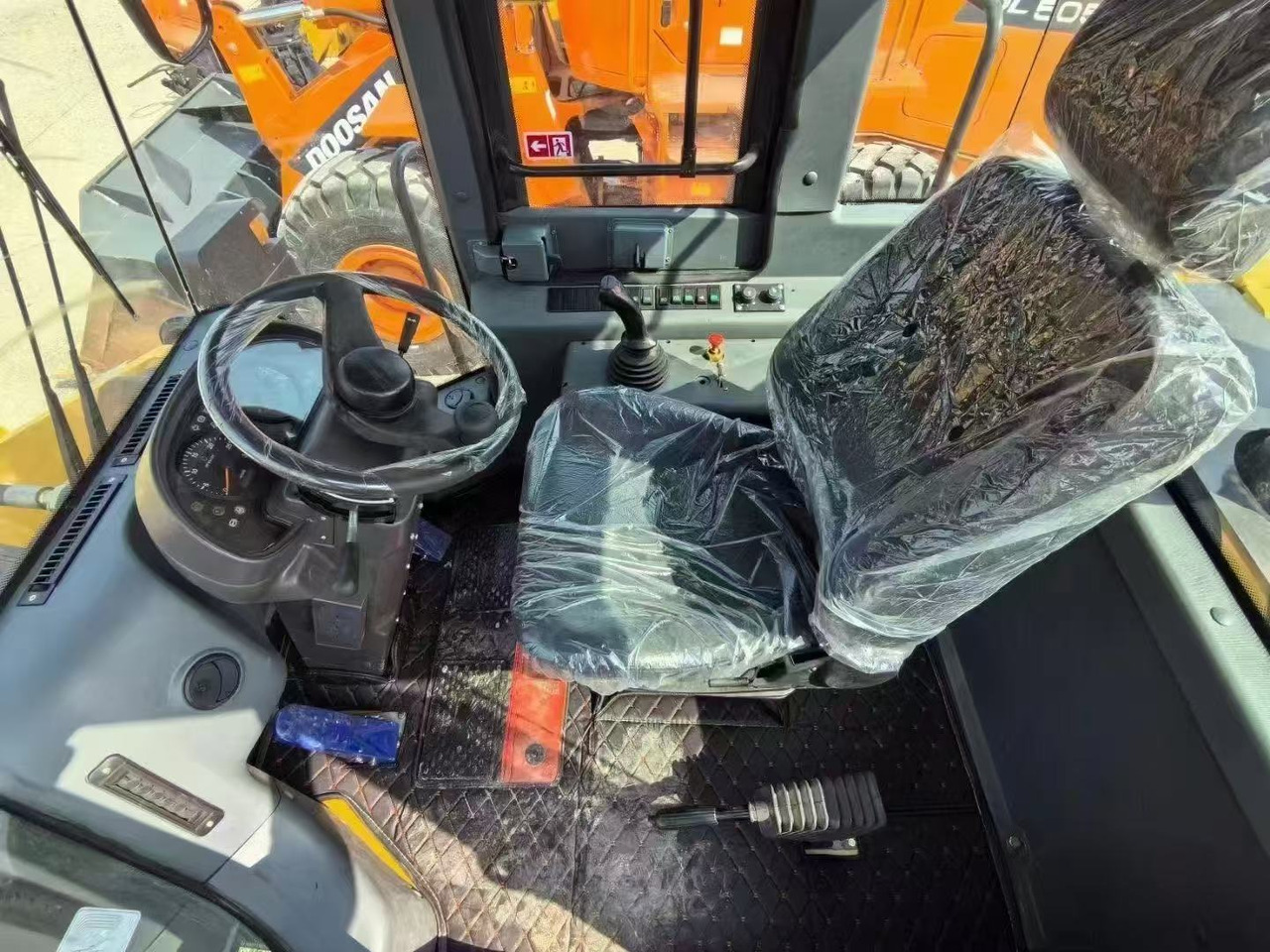 SDLG L958F china brand SDLG loader 5 ton class front loader - اللودر بعجل: صور 4 SDLG L958F china brand SDLG loader 5 ton class front loader - اللودر بعجل: صور 4