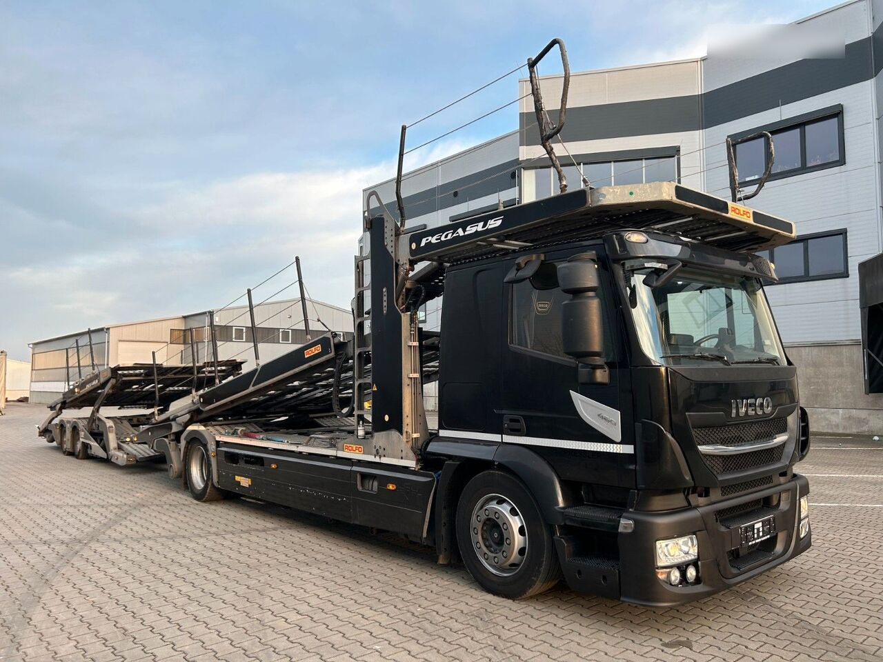 IVECO Stralis 460 - شاحنة نقل سيارات شاحنة: صور 4 IVECO Stralis 460 - شاحنة نقل سيارات شاحنة: صور 4