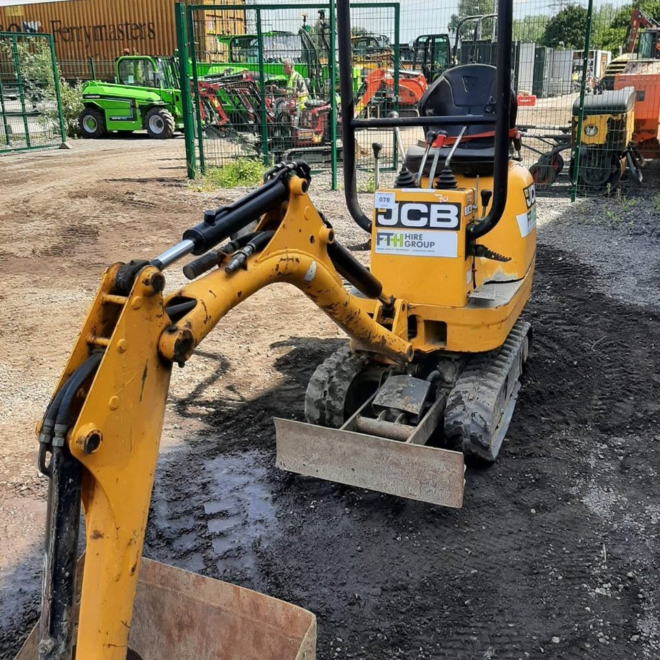 JCB 8008 - حفارة مصغرة: صور 4 JCB 8008 - حفارة مصغرة: صور 4