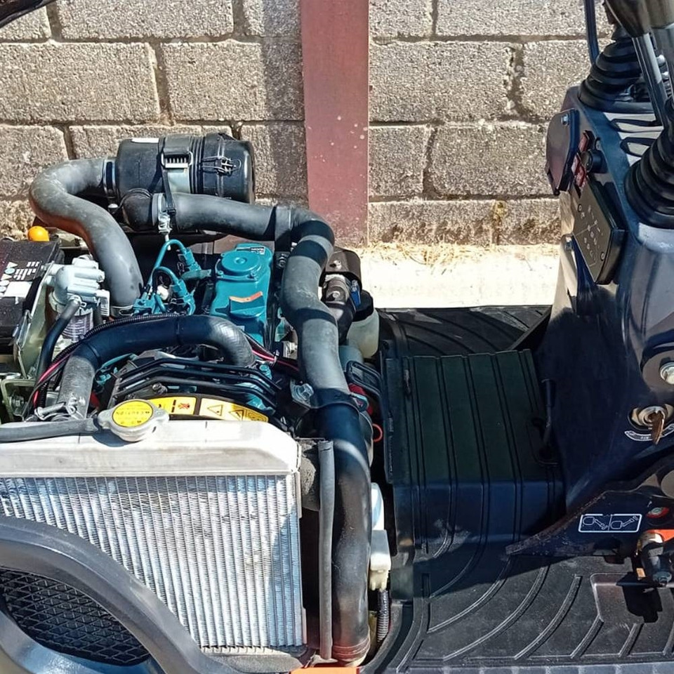 Kubota K 008-3  - حفارة مصغرة: صور 4 Kubota K 008-3  - حفارة مصغرة: صور 4