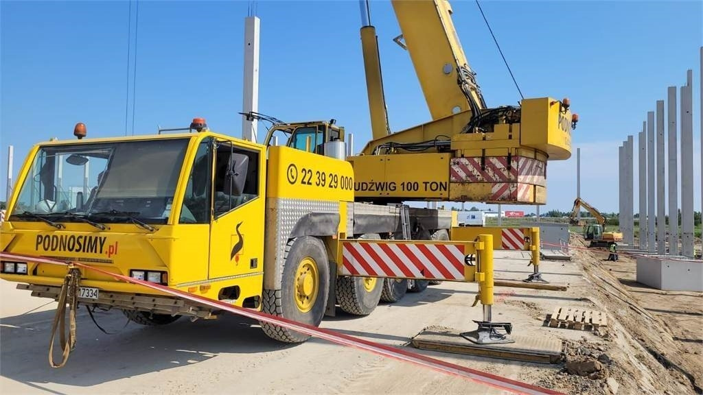 Demag AC-100/5 - رافعة لجميع التضاريس: صور 2 Demag AC-100/5 - رافعة لجميع التضاريس: صور 2