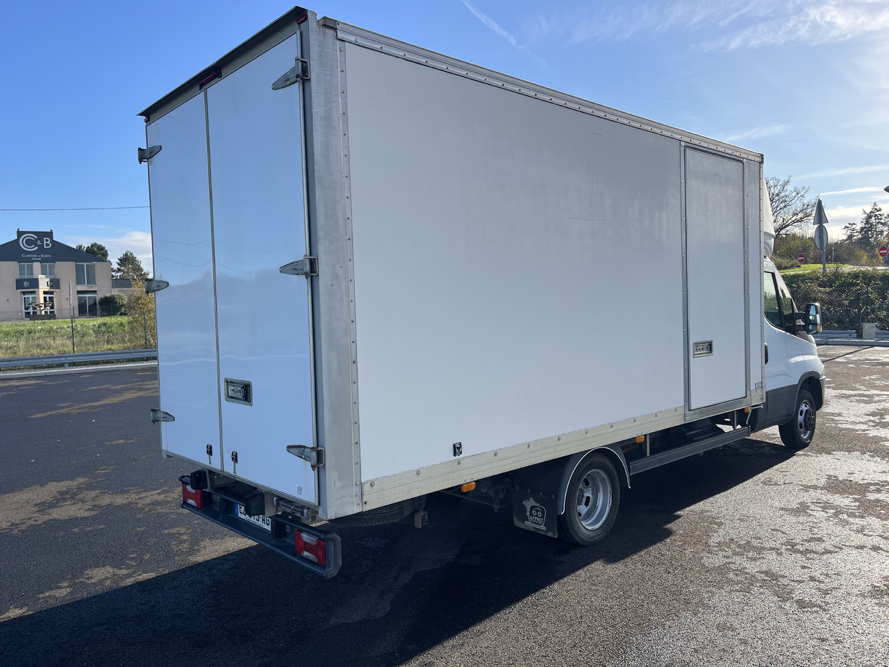 IVECO DAILY - الشاحنات الصغيرة صندوق مغلق: صور 3 IVECO DAILY - الشاحنات الصغيرة صندوق مغلق: صور 3