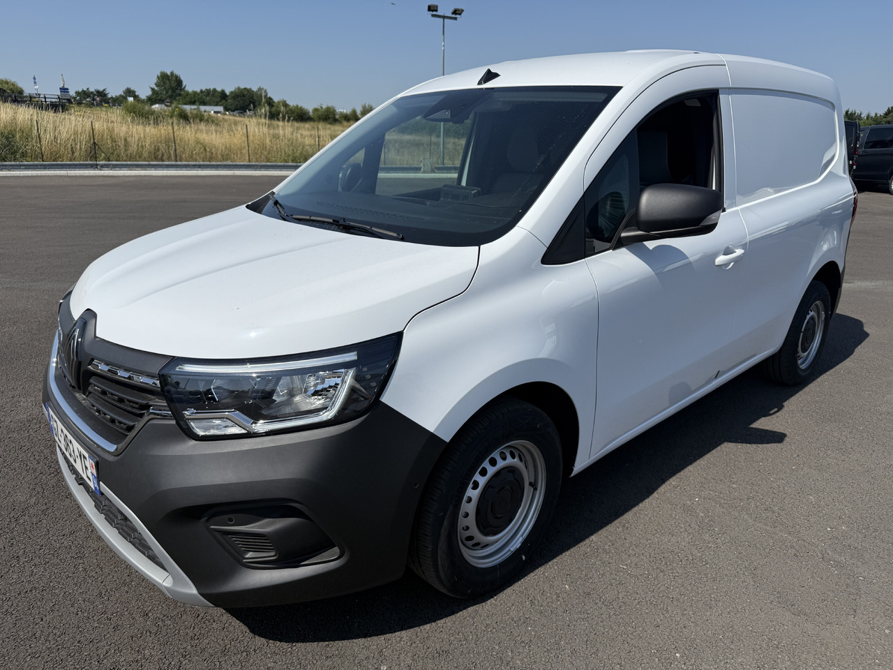 RENAULT KANGOO VAN 1.5DCI95 L1 FOURGON - فان المدمجة: صور 2 RENAULT KANGOO VAN 1.5DCI95 L1 FOURGON - فان المدمجة: صور 2