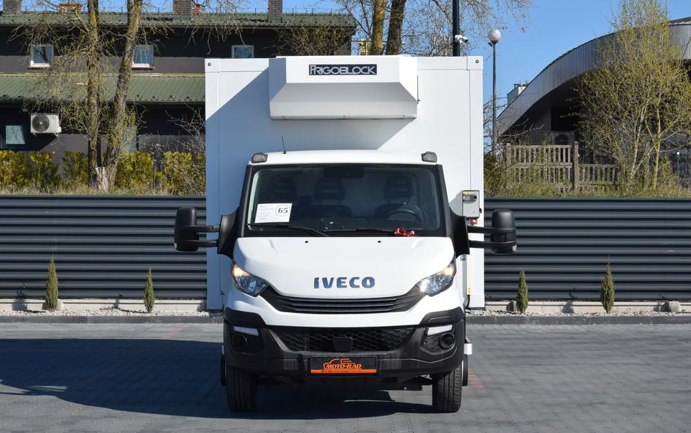 Iveco DAILY 70C18 / 3.0 - 180 KM / AUTOMAT HI-MATIC / 3 OSOBY / CHŁODNIA - MROŹNIA 4,55 M / AGREGAD FRIGOBLOCK / WINDA SORENSEN / KLIMA / TEMPOMAT / KAMERA COFANIA / REGULOWANE ZAWIESZENIE / SERWISOWA - مبردة شاحنة: صور 2 Iveco DAILY 70C18 / 3.0 - 180 KM / AUTOMAT HI-MATIC / 3 OSOBY / CHŁODNIA - MROŹNIA 4,55 M / AGREGAD FRIGOBLOCK / WINDA SORENSEN / KLIMA / TEMPOMAT / KAMERA COFANIA / REGULOWANE ZAWIESZENIE / SERWISOWA - مبردة شاحنة: صور 2