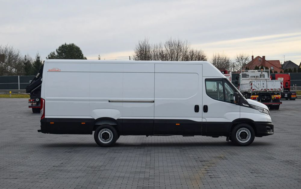 Iveco DAILY MAXI 35S14 / 2.3 - 140 KM / AUTOMAT HI-MATIC / NOWY MODEL / 3 OSOBY / DOSTAWCZE / BLASZAK / KAMERA COFANIA / TEMPOMAT / KLIMA / 2022 / SERWISOWANY / SPROWADZONY Z NIEMIEC - فان: صور 4 Iveco DAILY MAXI 35S14 / 2.3 - 140 KM / AUTOMAT HI-MATIC / NOWY MODEL / 3 OSOBY / DOSTAWCZE / BLASZAK / KAMERA COFANIA / TEMPOMAT / KLIMA / 2022 / SERWISOWANY / SPROWADZONY Z NIEMIEC - فان: صور 4