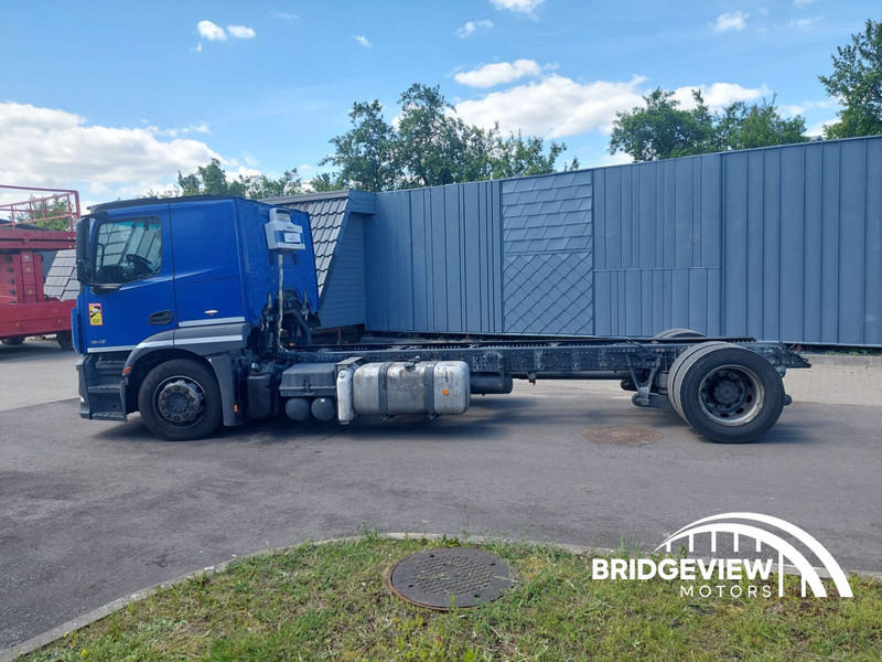 Mercedes-Benz Actros 1843 - الشاسيه شاحنة: صور 4 Mercedes-Benz Actros 1843 - الشاسيه شاحنة: صور 4