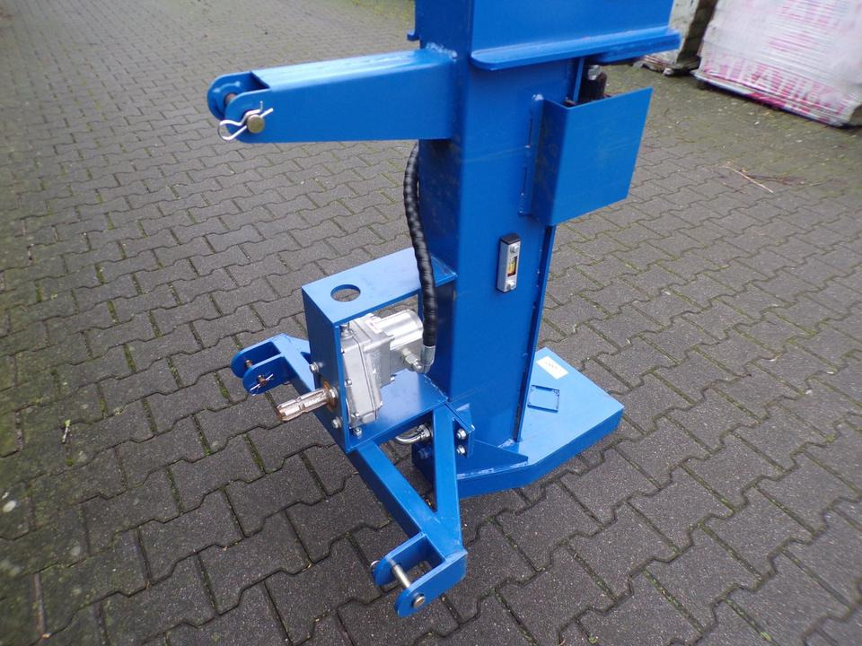 Holzspalter 22 Tonnen für Kleintraktor - آلة تقطيع الخشب: صور 3 Holzspalter 22 Tonnen für Kleintraktor - آلة تقطيع الخشب: صور 3