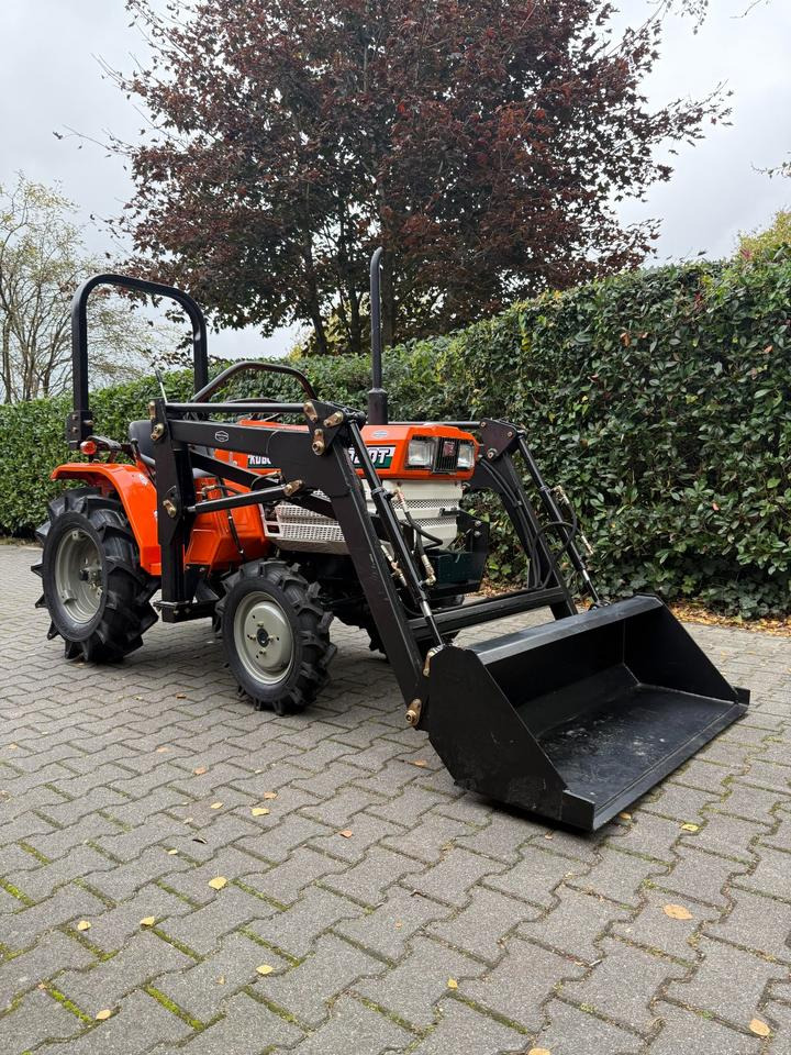Kleintrakor Kubota B1402DT mit Frontlader ab 125 € pro Monat. - جرار صغير: صور 2 Kleintrakor Kubota B1402DT mit Frontlader ab 125 € pro Monat. - جرار صغير: صور 2