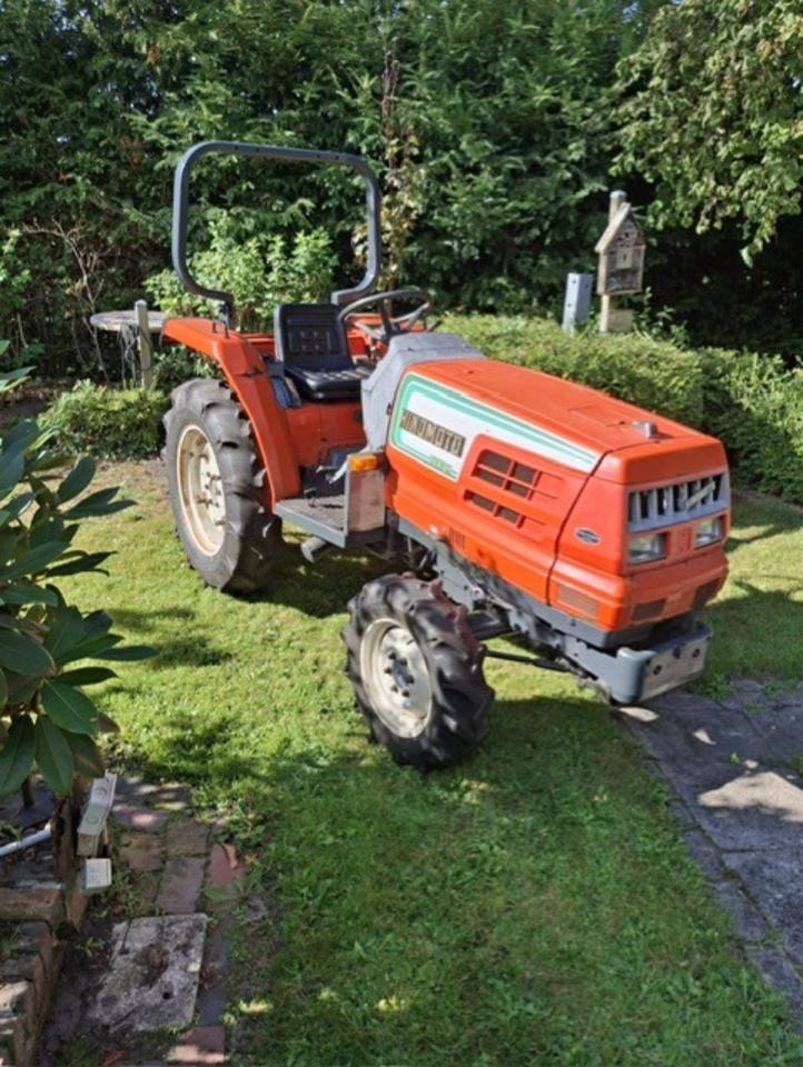 Kleintraktor Hinomoto-Kubota 21 PS - جرار صغير: صور 2 Kleintraktor Hinomoto-Kubota 21 PS - جرار صغير: صور 2