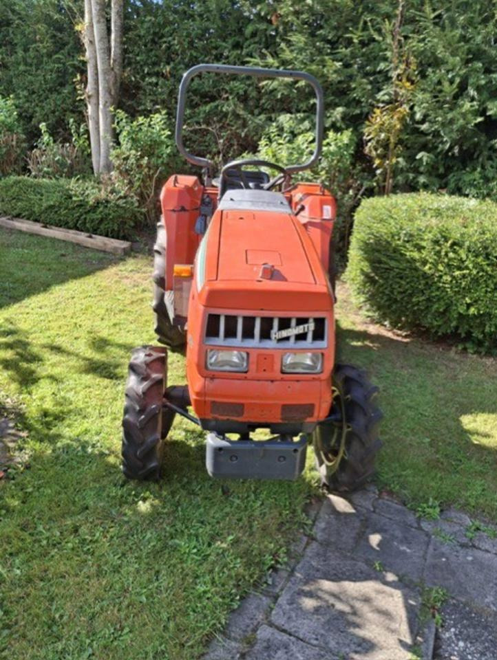 Kleintraktor Hinomoto-Kubota 21 PS - جرار صغير: صور 5 Kleintraktor Hinomoto-Kubota 21 PS - جرار صغير: صور 5