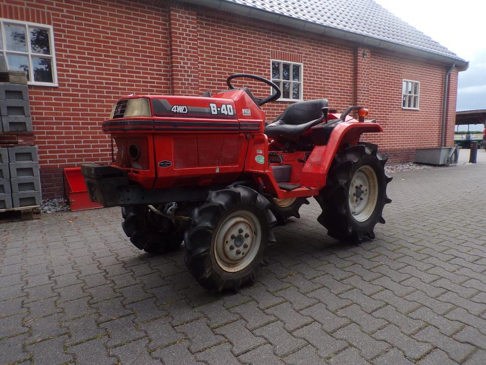 Kleintraktor Kubota B-40 - جرار صغير: صور 1 Kleintraktor Kubota B-40 - جرار صغير: صور 1