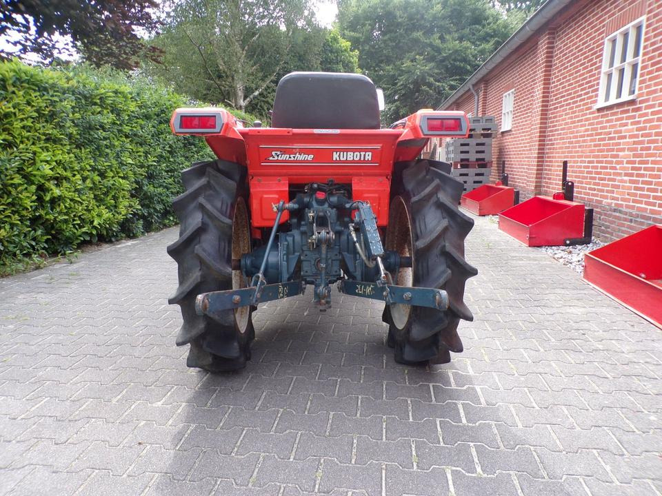 Kleintraktor Kubota ZL1-185 - جرار صغير: صور 5 Kleintraktor Kubota ZL1-185 - جرار صغير: صور 5